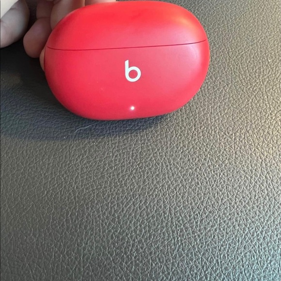 Beats // great condition. Never used. Didn't like the way they looked